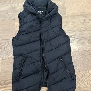 SOLD SOLD SOLD NWOT Bench Charcoal Hooded Vest